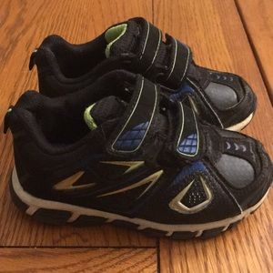 EUC- Boys Velcro Sneaker